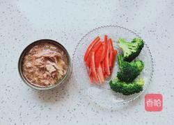 金枪鱼时蔬饭团的做法图解2