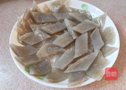 苕粉皮炒蚕豆的做法图解2