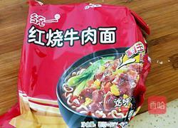 素炒方便面的做法图解1