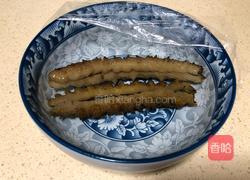 海参小米粥的做法图解2