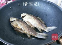 鲫鱼炖豆腐的做法图解4