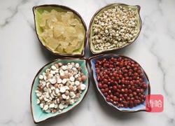 红豆薏仁芡实粥的做法图解2