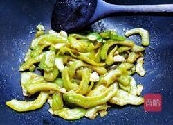 苦瓜炒虾的做法图解2