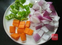 咖喱土豆鸡丁的做法图解2