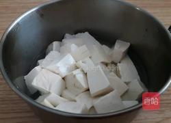 咸鱼豆腐煲的做法图解2