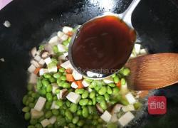 蘑菇茭白炒毛豆的做法图解7