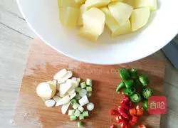 Illustration of how to cook pork ribs with potatoes 1