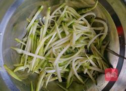 西葫芦鸡蛋饼的做法图解1