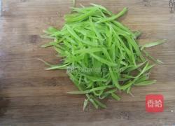 西红柿拌莴笋的做法图解2