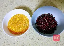 Illustration of how to make Guzhen wrapped in red beans 1