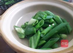 爆炒腊猪肠的做法图解2