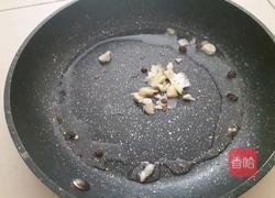 爆炒腊猪肠的做法图解3