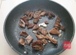 爆炒腊猪肠的做法图解4