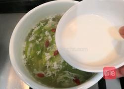 蛋白丝瓜枸杞汤的做法图解12