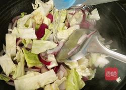 洋葱炒莲花白的做法图解8