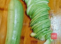 清炒西葫芦的做法图解1