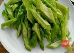 咸鸭蛋焗苦瓜的做法图解4