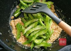 咸鸭蛋焗苦瓜的做法图解7