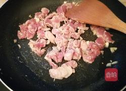小炒蟹味菇瘦肉的做法图解4
