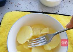 土豆泥泡澡熊 玫瑰牛奶浴的做法图解3