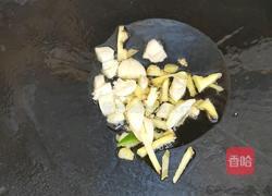 辣椒炒鱿鱼须的做法图解4