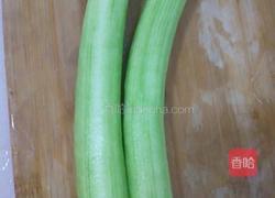 丝瓜炒鸡蛋的做法图解1