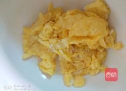 番茄豌豆炒饭的做法图解2