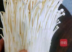 蒜香金针菇的做法图解1