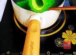 苦瓜黄瓜汁的做法图解2