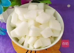 白萝卜紫菜银耳汤的做法图解3