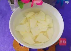 Illustration of how to stir-fry fungus with potatoes and cucumber 3