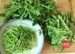 金枪鱼拌茼蒿杆的做法图解1