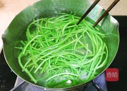 金枪鱼拌茼蒿杆的做法图解6