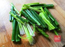 小葱拌木耳的做法图解2