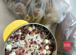 Illustration of how to make brown sugar and lotus seed porridge 1