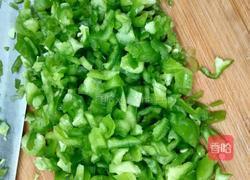 青椒炒鸡蛋的做法图解2