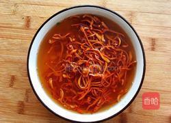 凉拌黄瓜虫草花的做法图解2