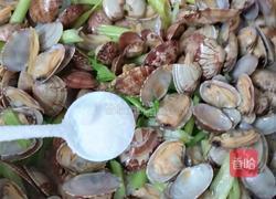 蛤蜊炒芹菜的做法图解7