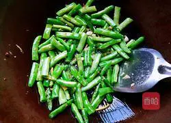 Illustration of how to stir-fry green beans 6