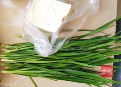 韭菜豆腐的做法图解1