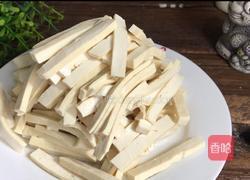 蒜蓉辣椒酱拌香干（少油减肥版）的做法图解1