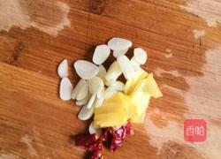 红烧猪蹄的做法图解1