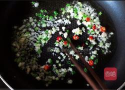 胡萝卜丝炒绿豆芽的做法图解4