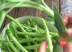 辣椒酱拌空心菜梗（减肥版）的做法图解1