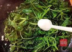 Garlic Amaranth Recipe Illustration 6