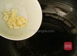 平菇炒西兰花的做法图解5