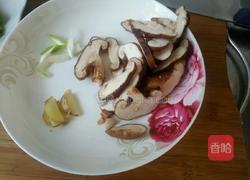 蒜苔香菇肉的做法图解2