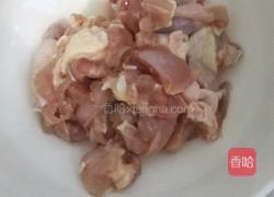 大葱炒鸡腿的做法图解2