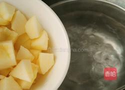 菠萝苹果勿忘我花茶的做法图解3