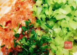 猪肉芹菜馄饨的做法图解3